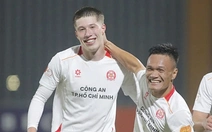 2 đàn em Việt kiều sửa sai cho Tiến Linh, giúp Công An TP.HCM thắng trận