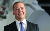 Ông Medvedev bất ngờ khen ông Trump hết lời