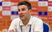 HLV Ninh Bình đập bàn, chỉ trích trọng tài sau trận thua Công An Hà Nội