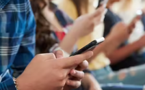 Meta, YouTube hầu tòa vì 'thiết kế gây nghiện' cho trẻ em