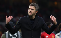 HLV Michael Carrick thất vọng vì phong độ của 'toàn đội Man United'