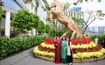 Ngựa cao 4,5m đã xuất hiện tại hội hoa xuân Phú Mỹ Hưng