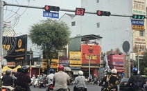 Kẹt xe do đèn đỏ dài, đèn xanh ngắn: Bạn đọc dẫn chứng nhiều nơi