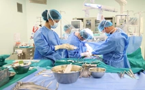 Đang về quê đón Tết, các bác sĩ quay lại bệnh viện để ghép gan cứu người