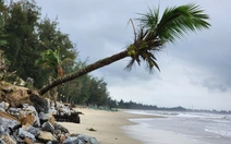 Cận Tết đi tắm biển Mỹ Khê, hai học sinh gặp nạn, một em tử vong