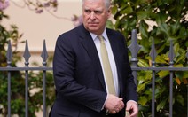 Em trai vua Charles bị bắt vì tuồn tài liệu mật cho Epstein