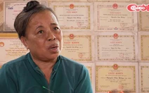 Mẹ mù chữ rớt nước mắt kể thành tích học tập của con trai