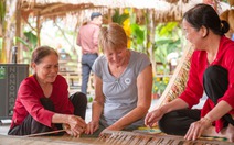 Du khách, giới trẻ đến Nha Trang 'đổi gió' tìm về ký ức tuổi thơ, hoài niệm ngày xưa