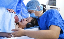 Từ mũi kim xuyên tử cung đến thông tim bào thai trong 30 phút, bé trai đã chào đời an toàn