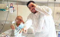 Sao Man City mang bất ngờ đến cho bệnh nhi ung thư