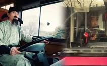 Tài xế xe buýt hóa hoàng đế, thi sĩ dịp Tết