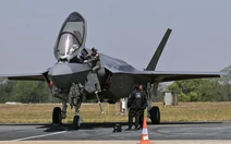 Mỹ bắt cựu phi công đào tạo trái phép cho Không quân Trung Quốc