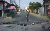 Tài xế bực bội với thái độ 'khinh khỉnh' của người phụ nữ sang đường