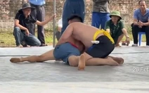 Người đàn ông tử vong sau khi thi đấu vật ở lễ hội làng
