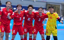 Futsal nữ Việt Nam đấu Thái Lan (hiệp 1) 1-1: Thái Lan nhanh chóng gỡ hòa