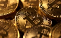 Bitcoin bất ngờ lao dốc xuống 60.000 USD, vài phút sau khi Mỹ và Israel tấn công Iran