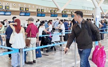 Vé máy bay Tết nhiều chặng khan hiếm, giá tăng vọt