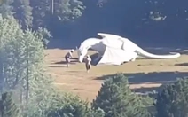 Xôn xao video rồng trắng tại cơ sở bí mật của Trung Quốc