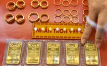 Giá vàng thế giới tăng mạnh, vượt 4.900 USD/ounce