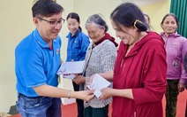 Báo Tuổi Trẻ và Quỹ Thiện Tâm tặng 500 suất quà Tết đến người dân vùng lũ Phú Yên