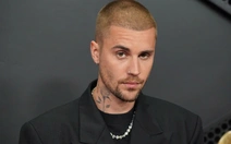 Justin Bieber giản dị mà cuốn hút trên thảm đỏ