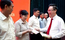 Phó bí thư Thành ủy Đặng Minh Thông trao quà Tết cho 44 bí thư chi bộ khu vực Bà Rịa - Vũng Tàu