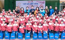'Tết sẻ chia' trao hơn 1.000 phần quà cho học sinh Cao Bằng