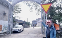 Dân khởi kiện xã ra tòa vụ cổng chào dựng trái phép giữa nút giao tại Hà Nội là 'văn minh'