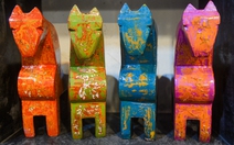 Ngựa gỗ sơn mài Hạ Thái ra thị trường Tết Bính Ngọ 2026