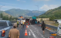 Tai nạn trên cao tốc Cam Lâm - Vĩnh Hảo, CSGT điều tiết xe cộ ra nút giao Du Long