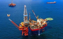 Một cổ phiếu dầu khí tăng 30% sau tin đồn, chuyên gia khuyến nghị 'giao dịch thận trọng'