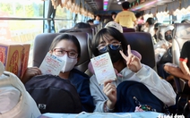 Cảm giác về quê ăn Tết áp lực hơn là niềm vui?