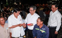 Phó bí thư Thành ủy TP.HCM Nguyễn Phước Lộc dự ngày hội Xuân đoàn kết, trao quà Tết tại Bình Phú