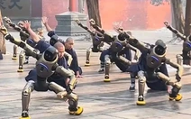 Vì sao Trung Quốc huấn luyện kung fu Thiếu Lâm cho robot?