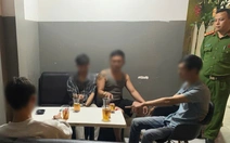 Rủ nhau đến quán cà phê 'chơi' ma túy, bị công an ập vào bắt quả tang