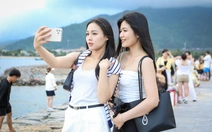 Cảng dưới chân đèo Hải Vân có gì mà chiều nào cũng đông kín người check-in?