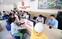 Người hoạt động không chuyên trách cấp xã rồi làm bí thư chi bộ có được tiếp nhận vào công chức?