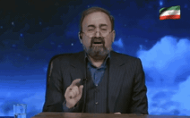 Người dẫn chương trình truyền hình Iran bật khóc khi đưa tin lãnh tụ Ali Khamenei qua đời