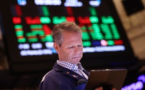 Đọc nhanh 10-3: Dầu bất ngờ rớt giá còn dưới 90 USD/thùng, chứng khoán Mỹ vọt lên