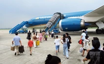 Giảm thuế, phí... có ghìm được giá vé máy bay?