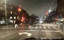 'Lỡ cả đời không rực rỡ thì sao?' và chuyện mưu sinh ở thành phố không ngủ