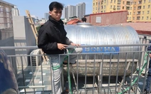 Trèo từ tầng thượng, dùng móc quần áo mở cửa trộm két sắt chứa hơn 5 cây vàng