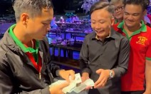 Trúng 9 tờ vé số giải đặc biệt, nam nhân viên ở Tây Ninh tặng mỗi đồng nghiệp 10 triệu đồng