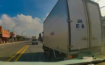 Phạt nguội xe khách không đóng cửa khi chạy, xe tải chuyển làn không an toàn từ phản ảnh của dân