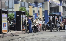 Xăng RON95 giảm gần 4.000 đồng/lít, dầu hỏa giảm gần 8.000 đồng/lít