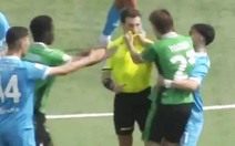 Cầu thủ trẻ của Ý muốn 'bật' cả trọng tài sau khi bị đuổi