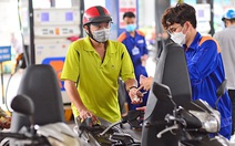 Thủ tướng: Đẩy nhanh việc bổ sung dự trữ quốc gia xăng dầu