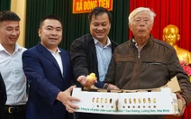 Trao 7.500 con gà giúp người dân bị ảnh hưởng bão lũ tái thiết cuộc sống