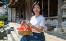 Du khách mê mẩn sắc đỏ hoa gạo khi ghé thăm Hà Nội tháng 3