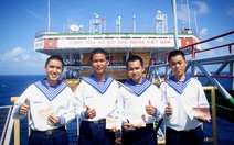 Những cử tri bỏ phiếu lần đầu trên nhà giàn DK1